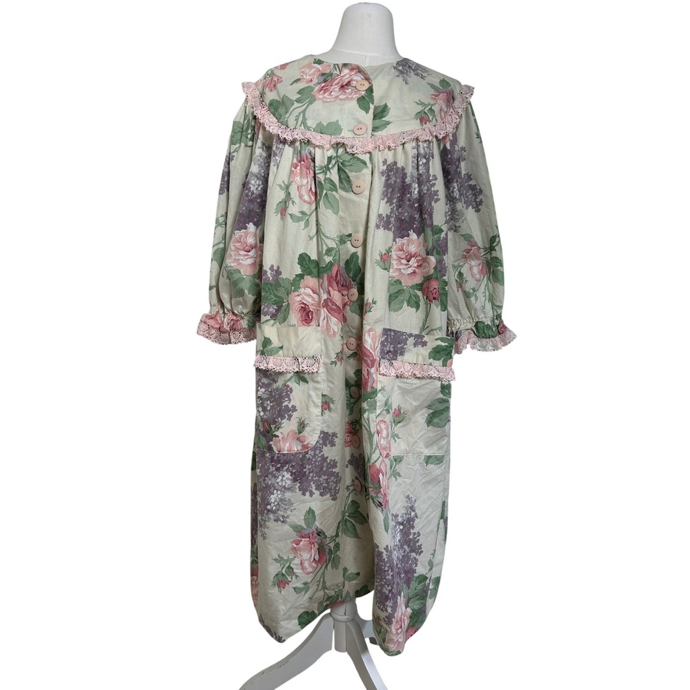 Vintage Style Floral Duster Robe Pink Rose Lace Trim Button Front Housecoat